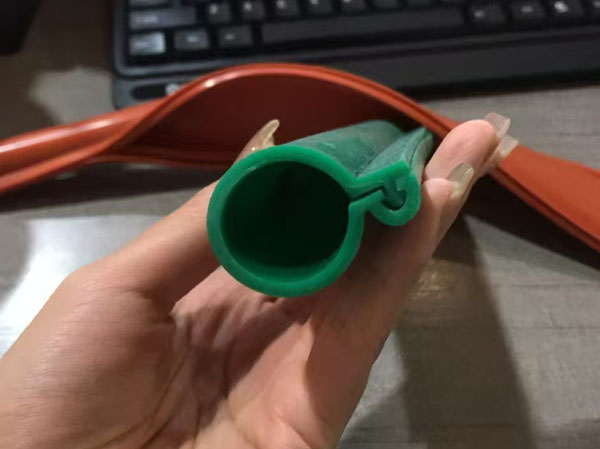 卡扣式絕緣護套管